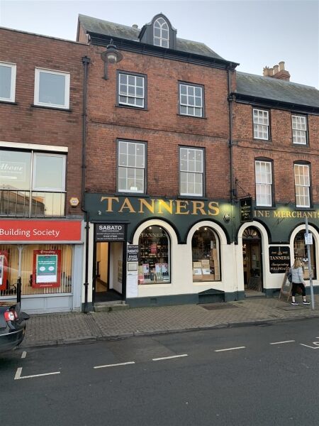 SHARE OPTION AVAILABLE IN SUPERB CITY CENTRE UNISEX HAIR SALON SHARE OPTION AVAILABLE IN SUPERB CITY CENTRE UNISEX HAIR SALON