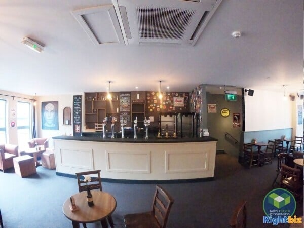 PUBLIC HOUSE: WILMSLOW: R9377 Photo 1