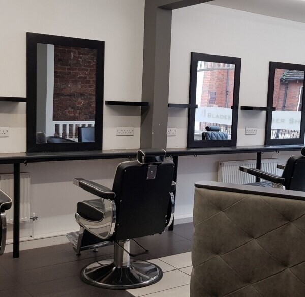 Hairdressers-Barbershop. Fully Fitted VERY low start-up costs. Photo 1