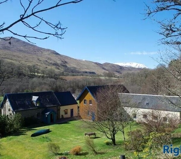 Excellent Hostel Business in a Stunning Location near Spean Bridge Photo 1