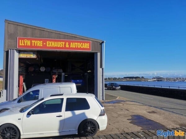 Well known traditional garage for sale Photo 1