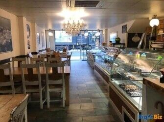 Superb Patisserie & Cafe situated in a sought after extremely affluent London suburb near the A40 Photo 1