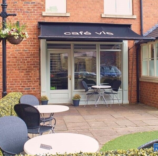 SUPERB CAFE BAR/BISTRO OPPORTUNITY - WEST YORKS TOWN Photo 1