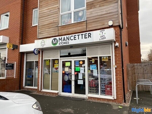 Leasehold Convenience Store & Off License Located In Atherstone Photo 1