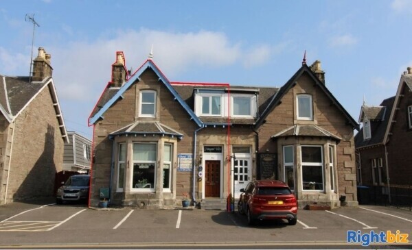 Excellent 5-Bedroom Guest House in Perth Photo 1