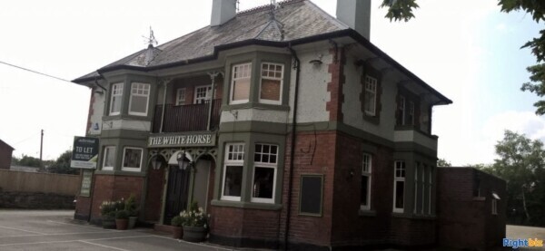 White Horse, Churton, Cheshire CH3. Alternate Use Potential Subject To Planning Permissions Photo 1