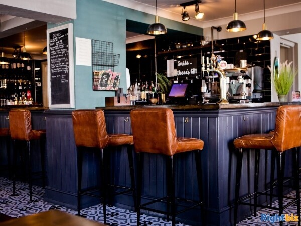 WEST SUSSEX - SUPERBLY REFURBISHED PUB Photo 1