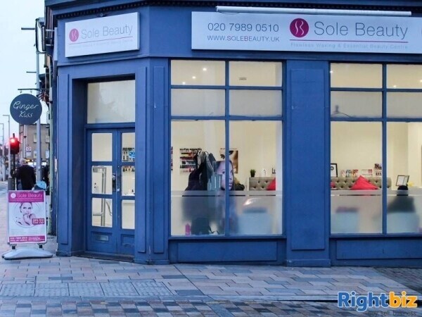 Well established Nails & Beauty salon for sale. Photo 1