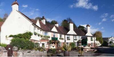 MONMOUTHSHIRE - RIVERSIDE VILLAGE HOTEL, EXCEPTIONAL INN OF ARCHITECTURAL APPEAL