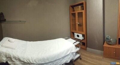 Hair beauty salon/spa with garden Hair beauty salon/spa with garden