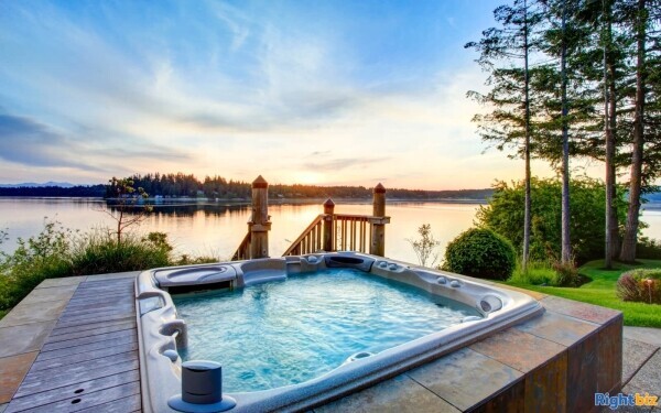 Well Established Hot Tub Supplier & Installer Photo 1
