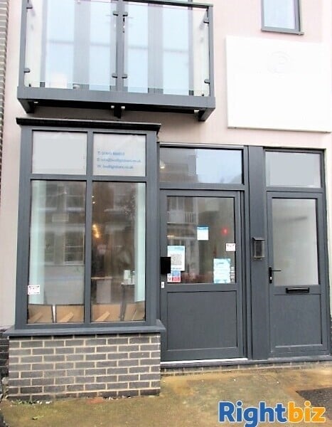 LEASEHOLD   BEAUTY SALON Photo 1