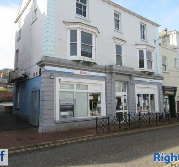 HIGH ST CONVENIENCE OFF LICENCE with LOTTO - FLINTSHIRE MARKET TOWN Photo 1