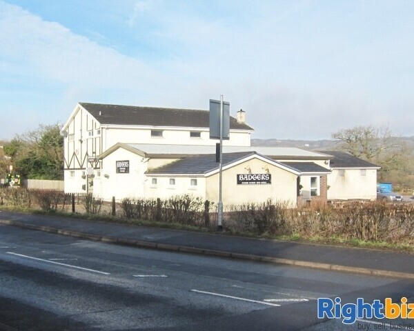 CARMARTHENSHIRE - VILLAGE CENTRE PUB & RESTAURANT Photo 1