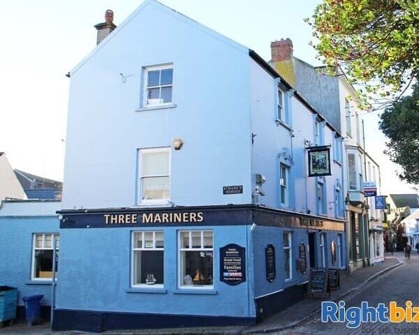 PEMBROKESHIRE (TENBY) - COASTAL TOWN CENTRE PUBLIC HOUSE Photo 1