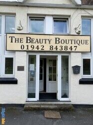 Leasehold Beauty Salon for sale Westhoughton Lancashire