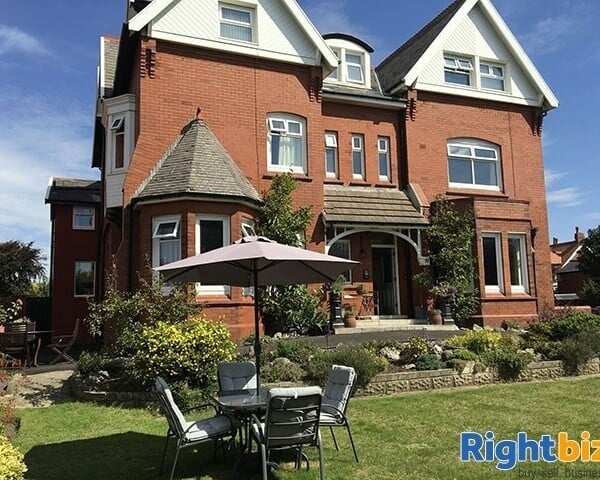 EXCEPTIONAL HOLIDAY APARTMENTS - LANCASHIRE Photo 1