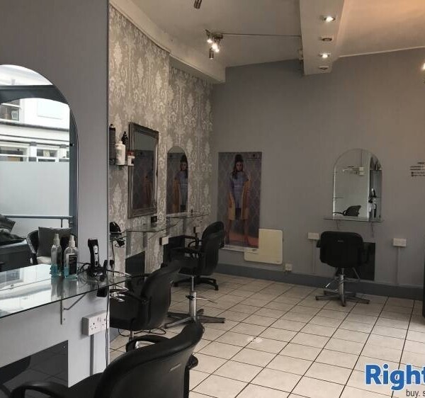 Elegant and Friendly Hair Salon in Berkshire Photo 1