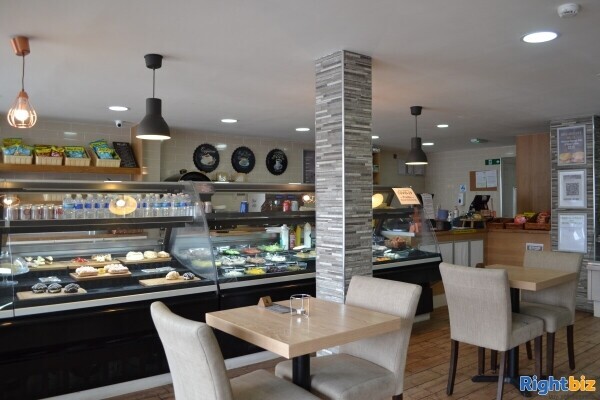 *closed* Established, refurbished cafe situated in a prime location Photo 1