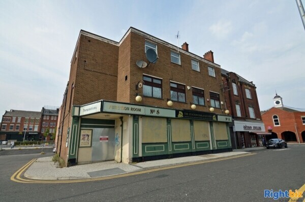 SOUTH SHIELDS - TRADITIONAL PUBLIC HOUSE LOCATED IN TOWN CENTRE Photo 1