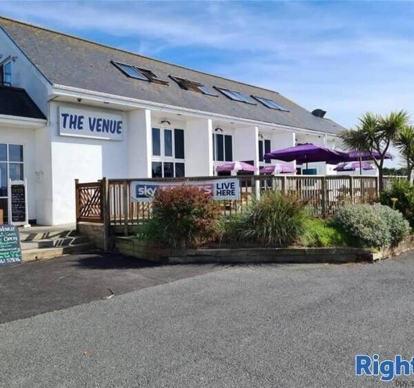 Bar/Restaurant & Sports bar- Cornwall Photo 1