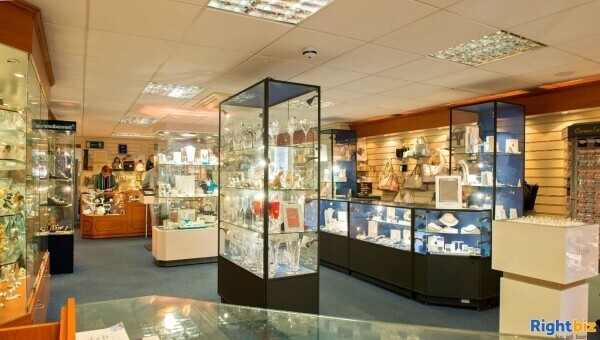 Well established Jewellers located on the Fylde coast Photo 1