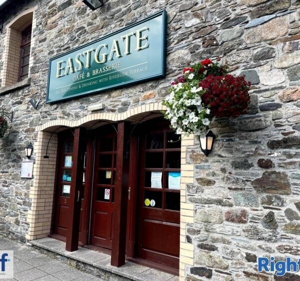 LICENSED CAFÉ/BRASSERIE Photo 1