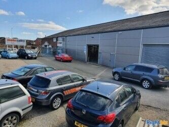 REPUTABLE, LONG-ESTABLISHED AUTO GARAGE Photo 1