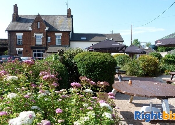 OXFORDSHIRE - THAMES VALLEY SUCCESSFUL INN Photo 1