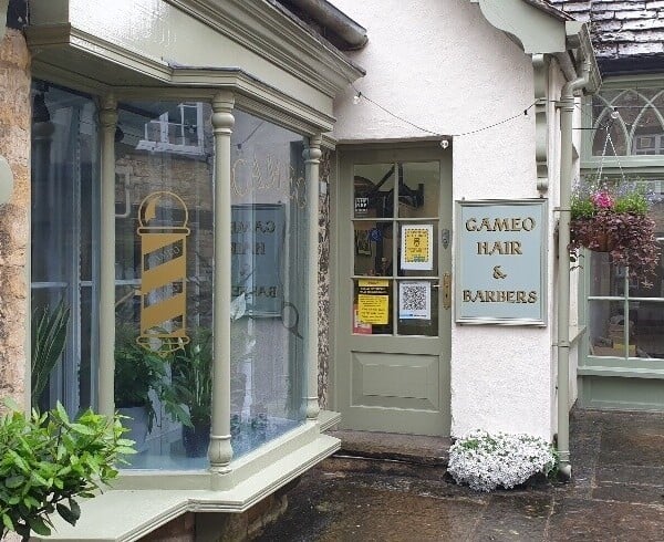 HAIR SALON &BARBERS SHOP TRADING 45 YEARS in centre of historic Oxfordshire market town of Burford. Photo 1