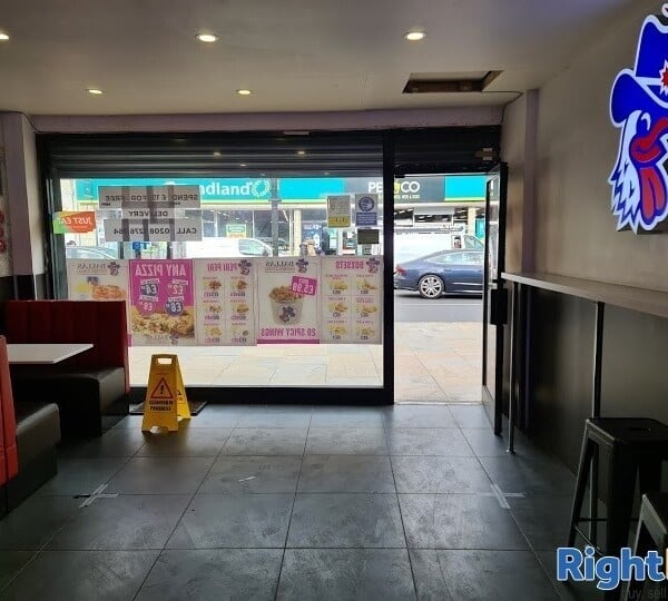 Well Equipped Chicken and Pizza Takeaway in South London Photo 1