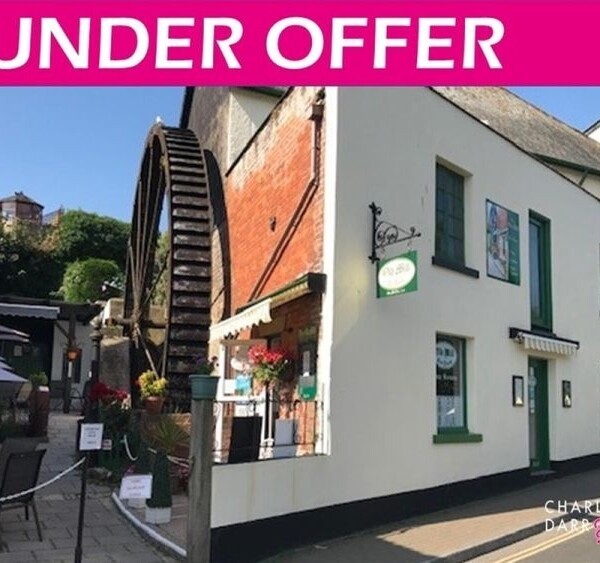 Under Offer: Charming Tea Rooms set in seaside town For Sale in Dawlish Photo 1