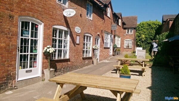 A CAFÉ IN A PICTURESQUE VILLAGE Photo 1