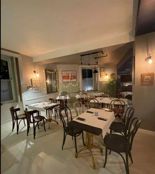 SUPERB COFFEE SHOP & WINE BAR WITH HUGE POTENTIAL IN CALNE/WILTS