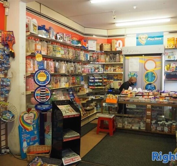 Newsagents For Sale in Knottingley Photo 1