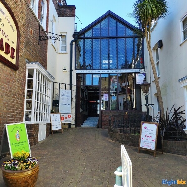 Established Women's Vintage Inspired Clothing Boutique & Online Business in Arundel Photo 1