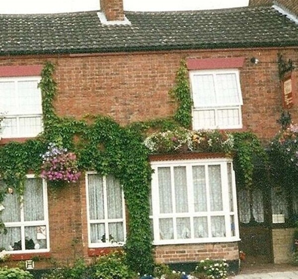 SUPERB 5 LETTING ROOM GUEST HOUSE - DERBYSHIRE Photo 1