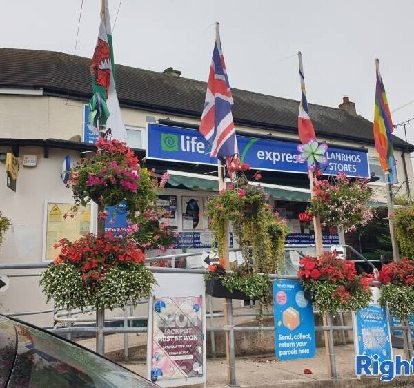Long-Standing Convenience Store for Sale in Llandudno Photo 1