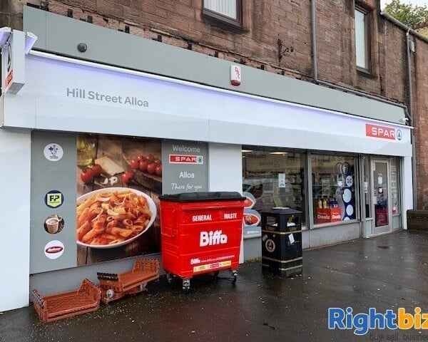 Outstanding Spar branded licensed convenience store located in Alloa (ref 1407) Photo 1