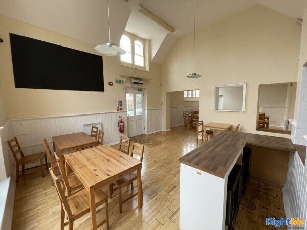 Coffee Shop/ Sandwich Bar To Let -  Braintree Essex Photo 1