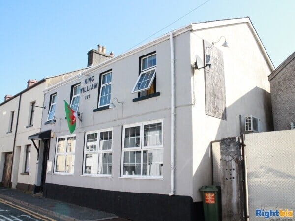 South Wales Heads of the Valley town centre freehold Photo 1
