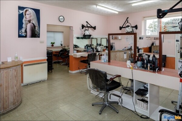 Hairdressing Salon On Residential Parade, Hythe, Near Southampton, Hampshire Photo 1