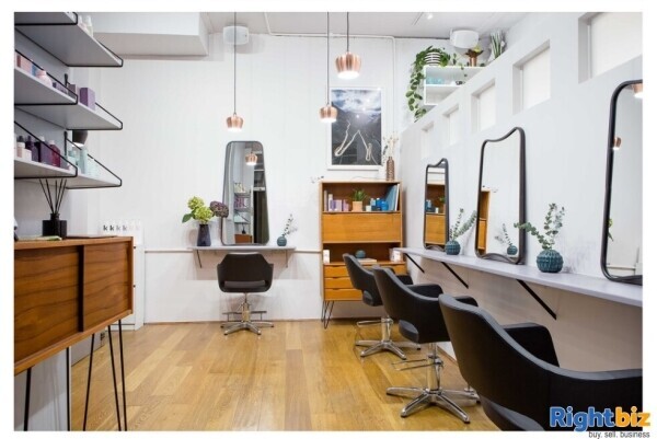 Beautiful 4 chair hair salon in prime location, Bloomsbury, Central London Photo 1