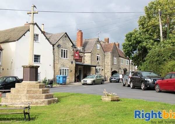 GLOUCESTERSHIRE -  COTSWOLD STONE VILLAGE CENTRE INN REFURBISHED TO HIGH STANDARD WITH FIVE LETTING Photo 1