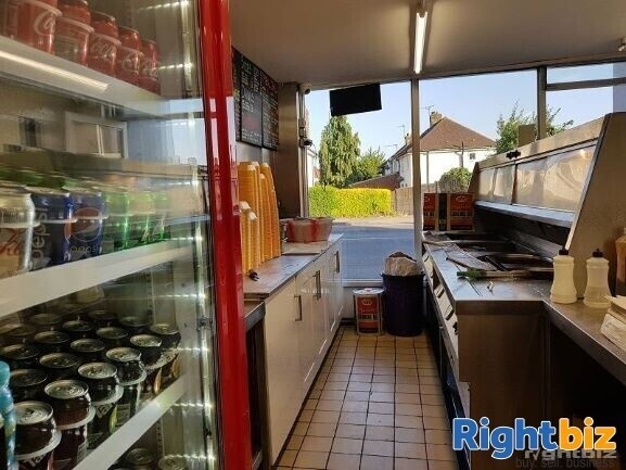 FULLY FITTED AND POPULAR FISH AND CHIP / FRIED CHICKEN SHOP Photo 1