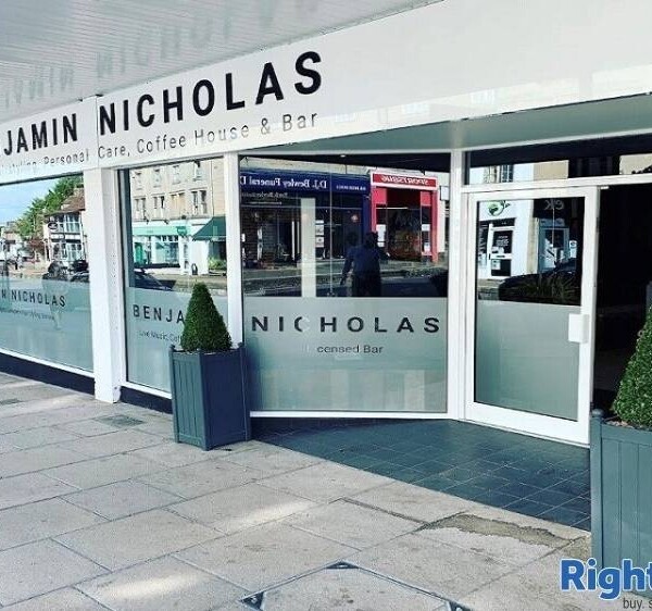 Newly established Barbers/Bar business for sale Photo 1