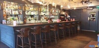 DELIGHTFULLY WARM RESTAURANT, CLAPHAM NORTH, LONDON DELIGHTFULLY WARM RESTAURANT, CLAPHAM NORTH, LONDON