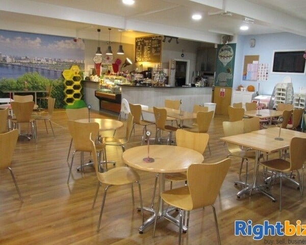 LEASEHOLD CAFE AND FUNCTION ROOM Photo 1