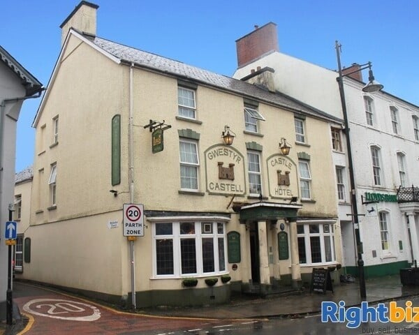 CEREDIGION - CASTLE HOTEL, LAMPETER - FORMER COACHING INN WITH 9 LETTING BEDROOMS Photo 1