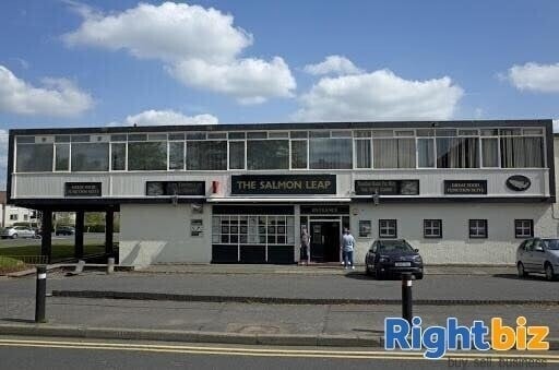 A WELL-PRESENTED PUBLIC HOUSE IN A  POPULAR RESIDENTIAL AREA Photo 1